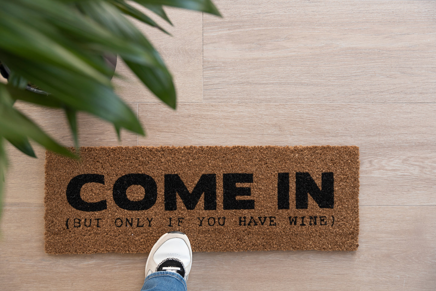 Come In Wine Doormat - Natural/Black